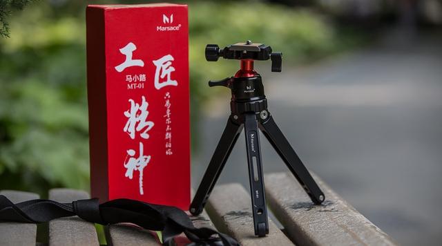 看上去很美，为了这199元的三脚架，小编要当自来水？（误）