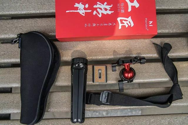 看上去很美，为了这199元的三脚架，小编要当自来水？（误）