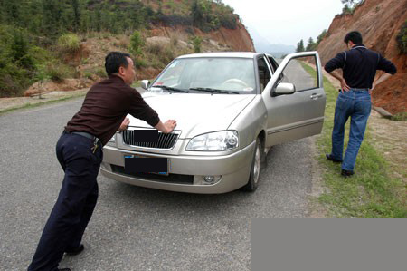 福克斯关闭钥匙不熄火_福克斯熄火门_福克斯自动档起步熄火