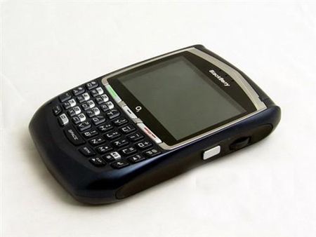 黑莓8700刚上市多少钱_黑莓8700手机图片报价_黑莓9900手机