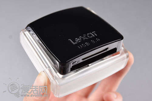 为CF卡养老送终 Lexar LRW-300U USB3.0读卡器试玩