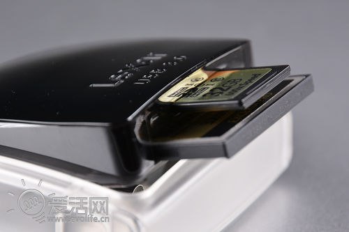 为CF卡养老送终 Lexar LRW-300U USB3.0读卡器试玩