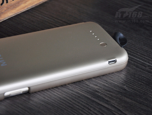 充电保护二合一 MiLi iPhone6背夹电池