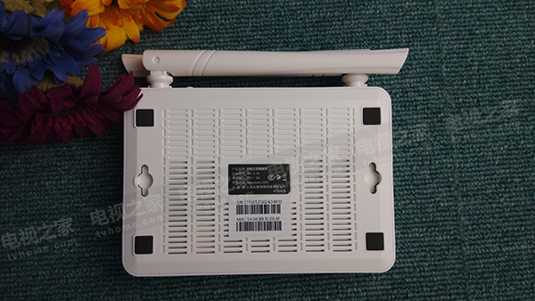 优酷路由宝普及版背板