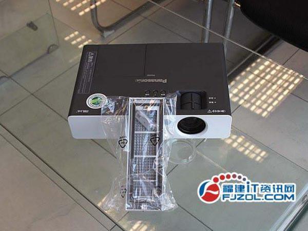 会议室少不了 松下UX21投影机莆田热卖