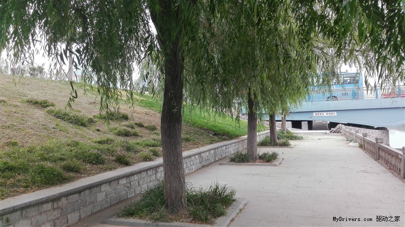 手感如锦缎 799元荣耀畅玩4C评测