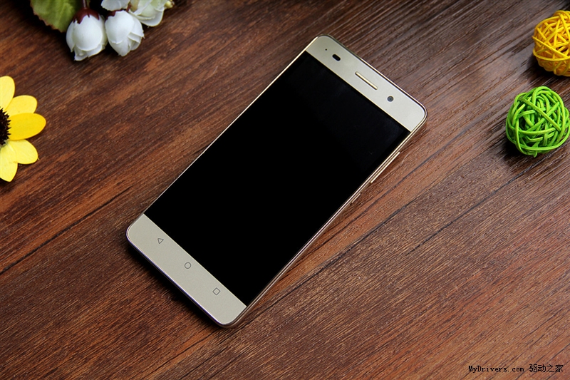 手感如锦缎 799元荣耀畅玩4C评测