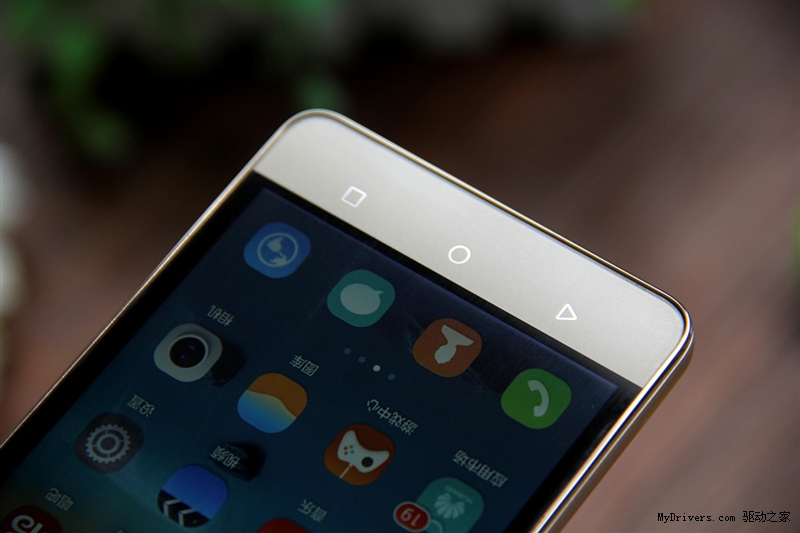 手感如锦缎 799元荣耀畅玩4C评测