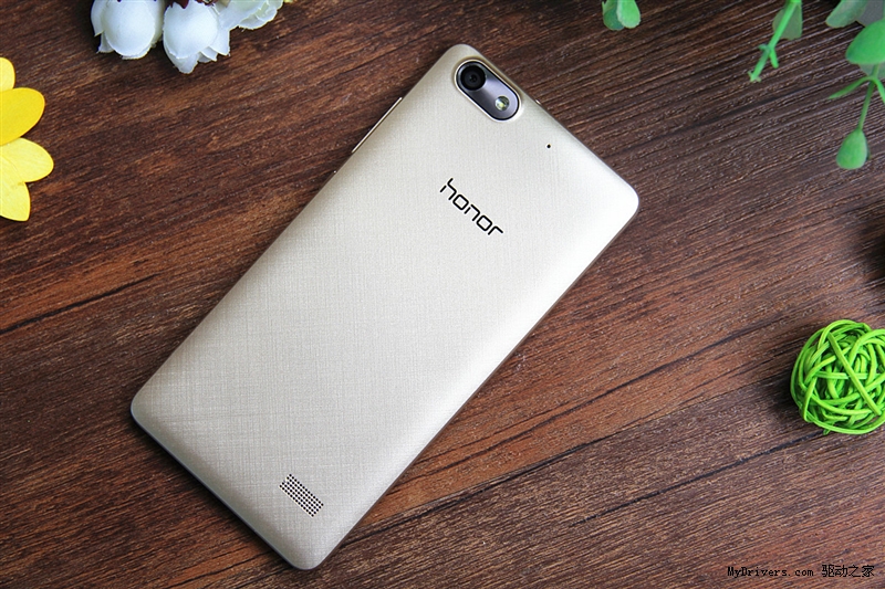 手感如锦缎 799元荣耀畅玩4C评测