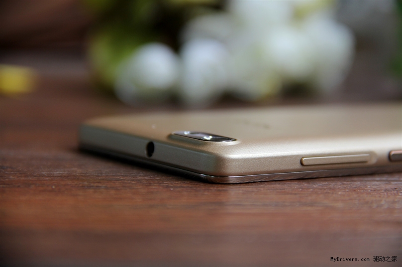 手感如锦缎 799元荣耀畅玩4C评测