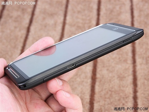 2GHz主频英特尔处理器 MOTO MT788评测 