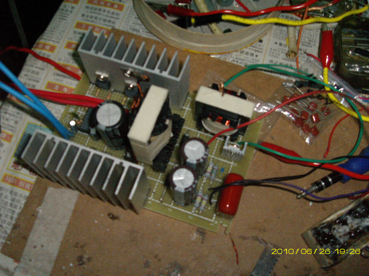 电鱼机浮鱼技巧_高频电鱼机电路图_高频电鱼机照片