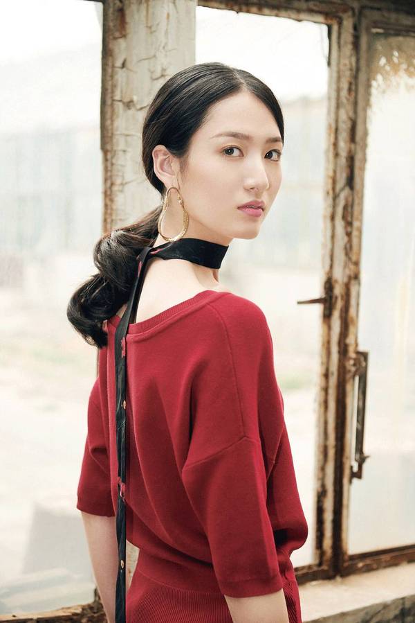 郝娉婷牛仔裤_郝聘婷_中国式相亲郝娉婷照片