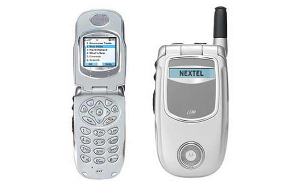 摩托罗拉翻盖手机和摩托罗拉旋转手机 30年经典手机回顾