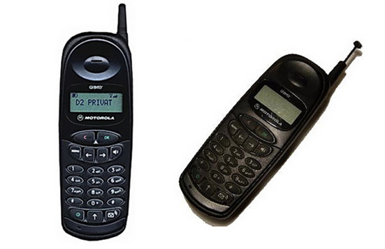 摩托罗拉翻盖手机和摩托罗拉旋转手机 30年经典手机回顾