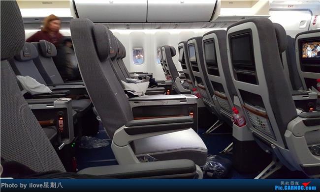 【波音747-800座位图】波音747-8介绍