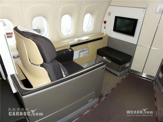 【波音747-800座位图】波音747-8介绍