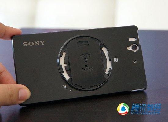 索尼QX10镜头评测:画质尚可 连接性待提升