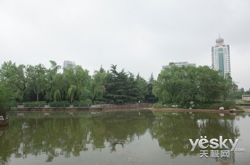 纯粹拍摄享受 最小APS-C便携相机理光GR首测