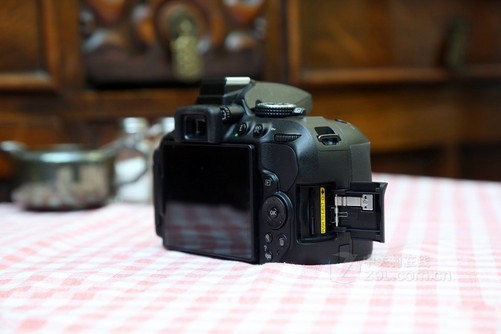 尼康自动对焦键_自动对焦区域选择模式_尼康自动对焦模式和区域模式