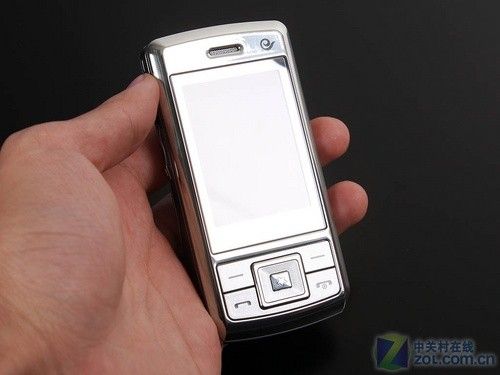 电信天翼普及风暴 实用型三星W23测