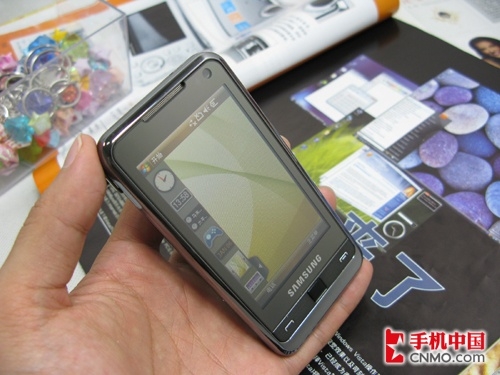 与iPhone死磕到底 三星i900双版齐降价 