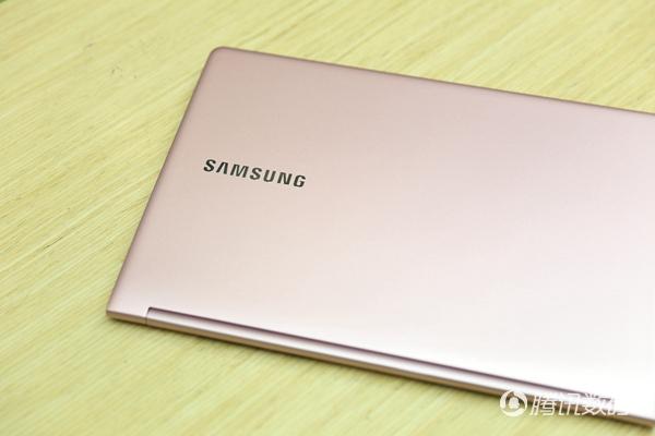 三星NoteBook 测 840g轻到你无法想象