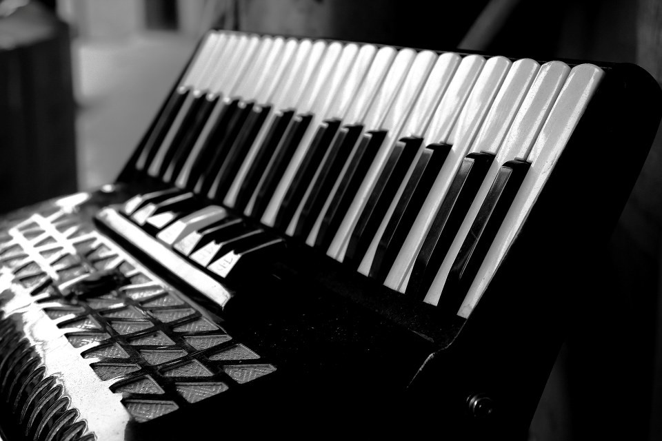 仿手风琴效果的js焦点幻灯片代码_jquery手风琴菜单_js手风琴代码