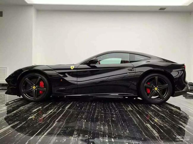 法拉利 天津港_法拉利拉法天津港_法拉利拉法车尾