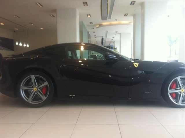 法拉利拉法天津港_法拉利恩佐_天津利骏行法拉利