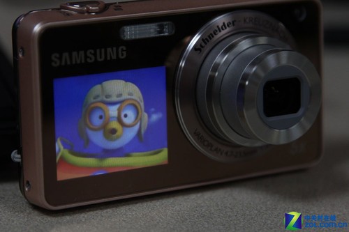 播放有趣的吸引小孩