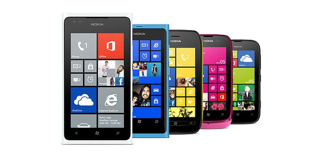 Windows Phone 正轻轻的招手，作别西天的云彩