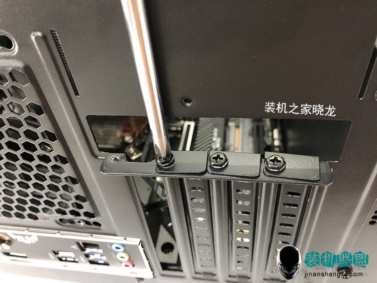 独立显卡如何安装到主板上？独立显卡接线与显卡安装图解教程