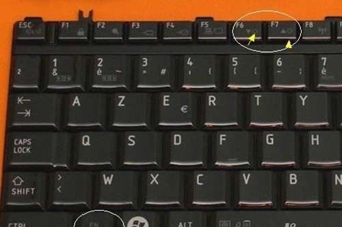 笔记本电脑显示屏亮度怎么调_笔记本电脑屏幕怎么调亮度_笔记本电脑怎么调亮度