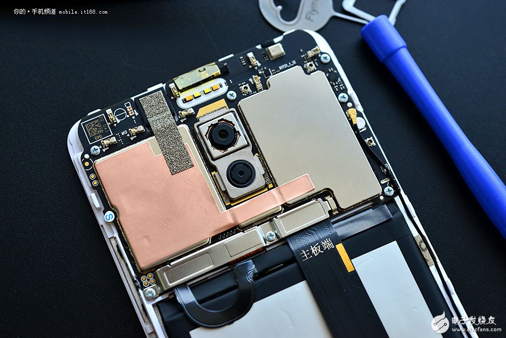 魅蓝note6怎样拆机