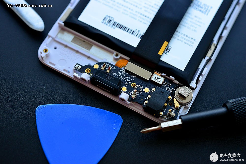 魅蓝note6怎样拆机