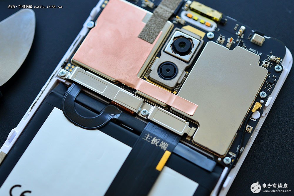 魅蓝note6怎样拆机