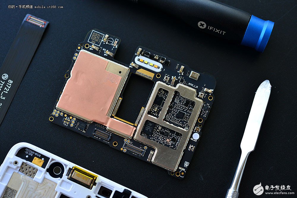 魅蓝note6怎样拆机