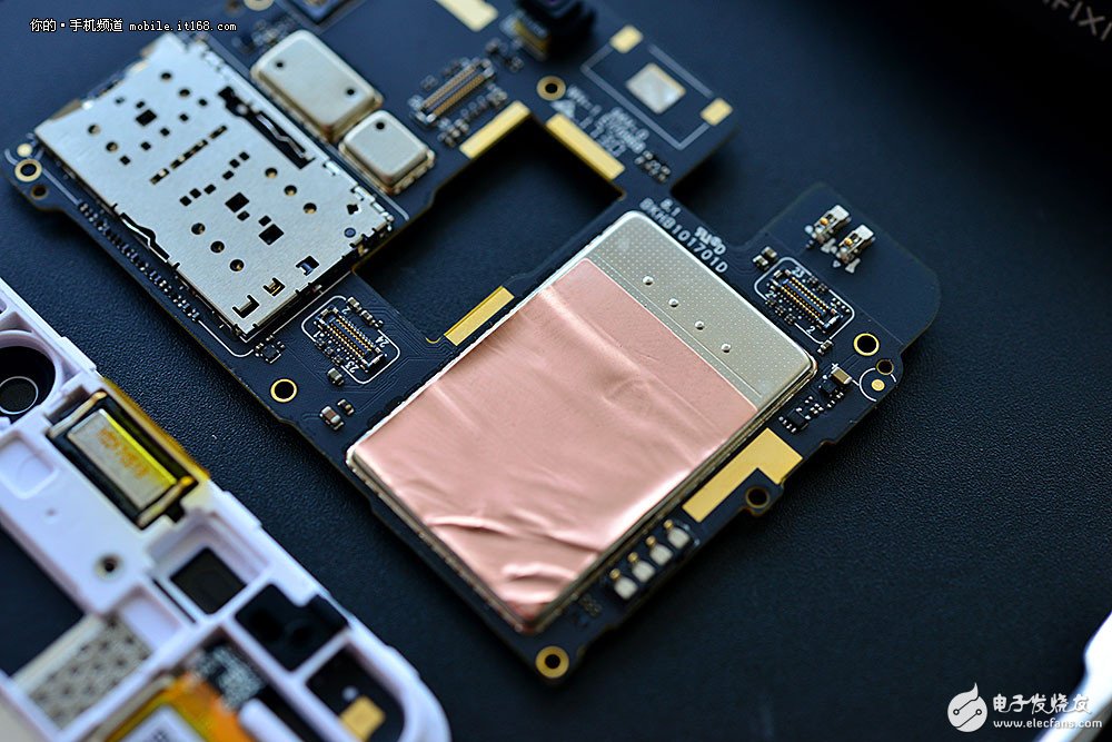 魅蓝note6怎样拆机