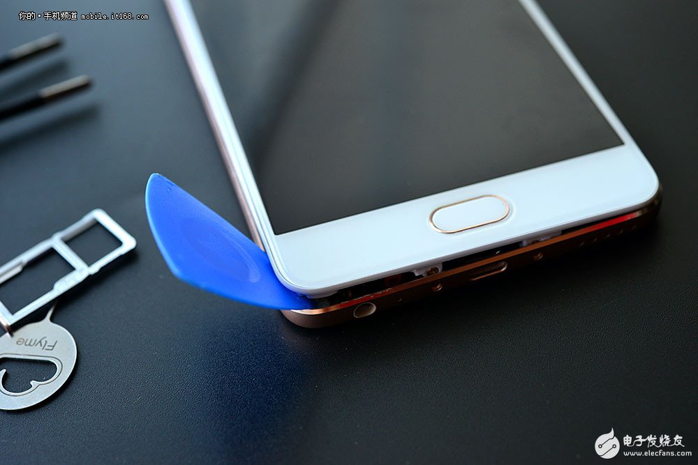 魅蓝note6怎样拆机