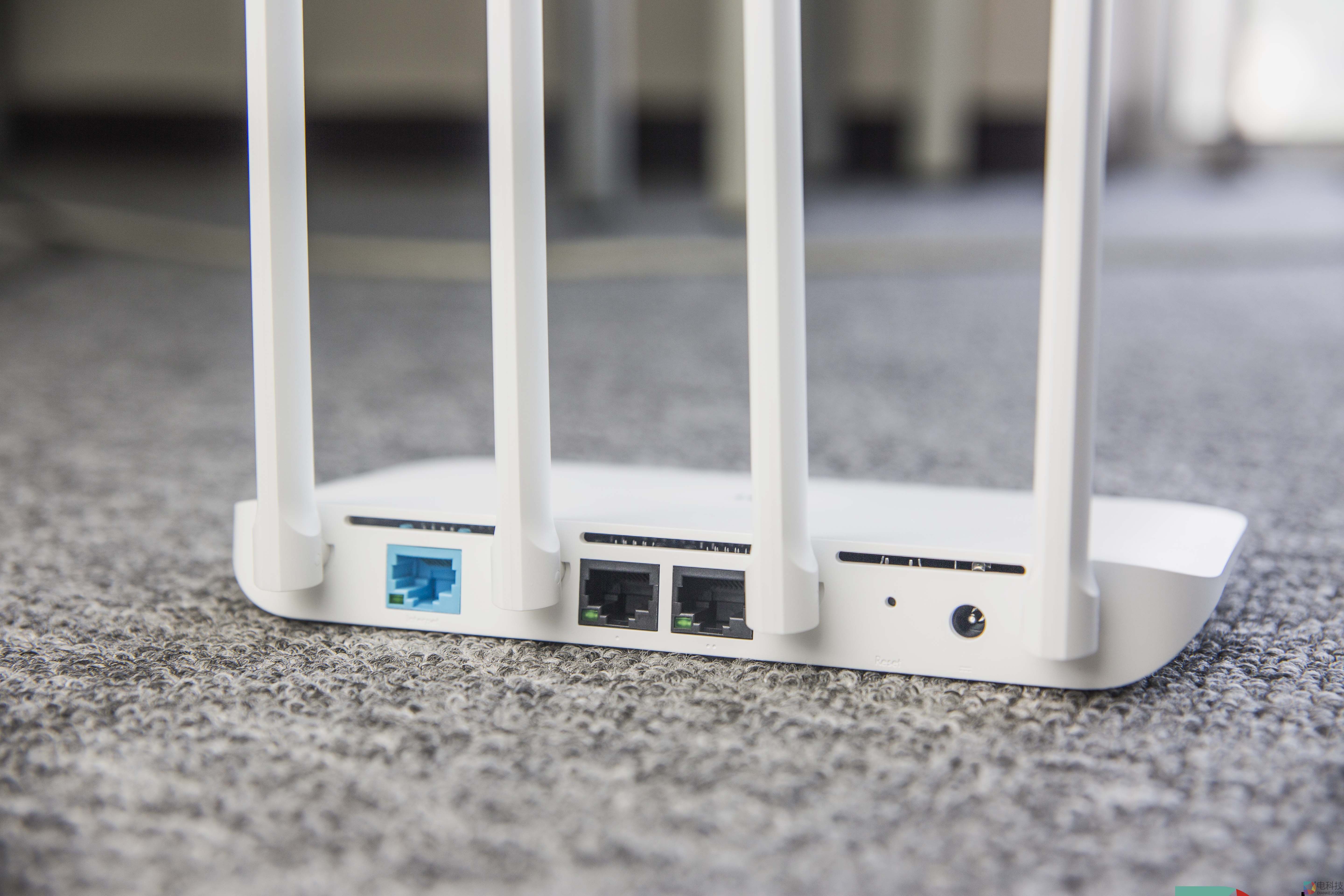 小米路由器4和360v4哪个好_小米路由器4和360v4哪个好