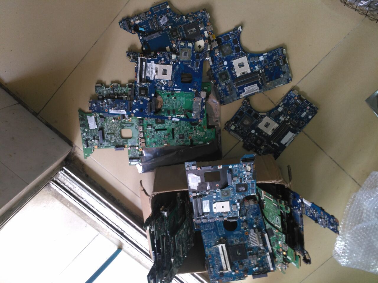 苹果笔记本主板电池位置_苹果笔记本主板坏了_苹果笔记本主板