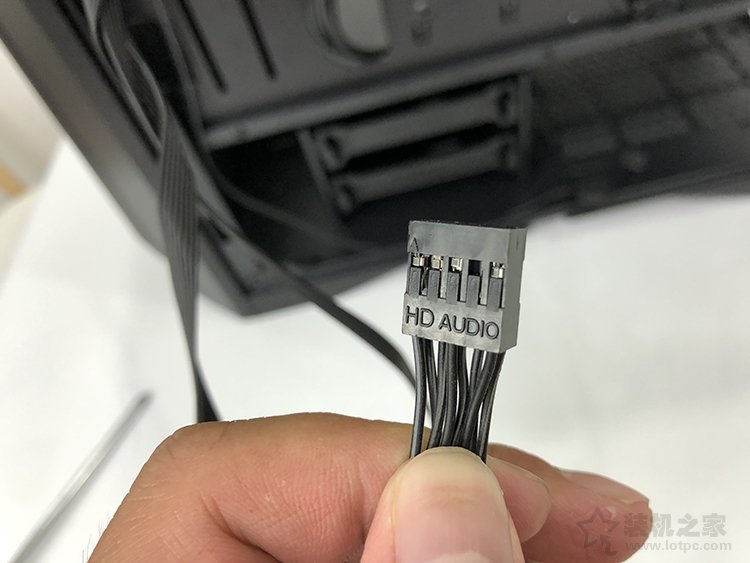 机箱上的跳线接在主板那些位置？台式电脑主板接线解教程