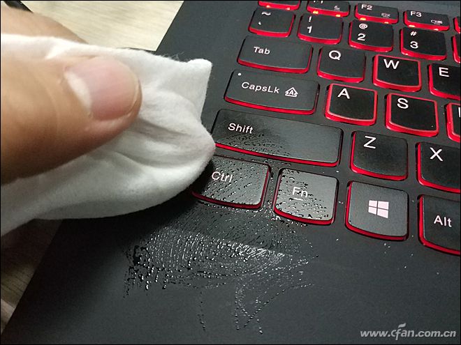 一亮毁所有！聊一聊笔记本键盘油光问题