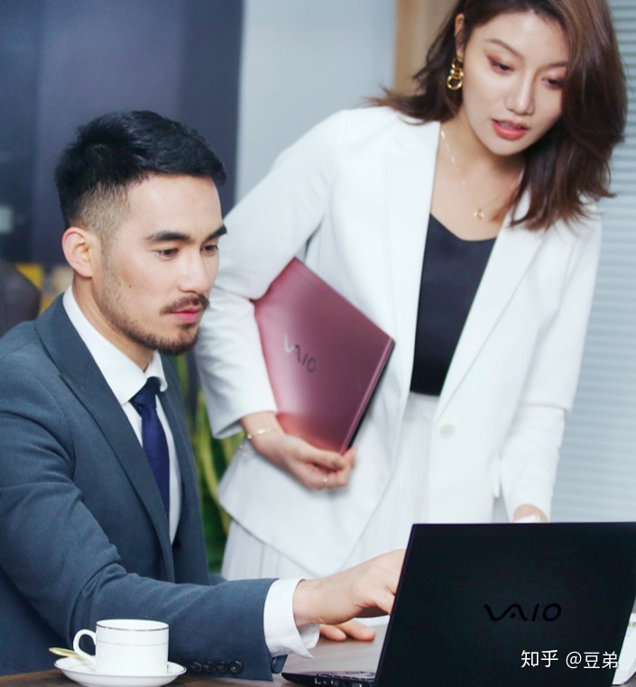 游戏笔记本电脑特点