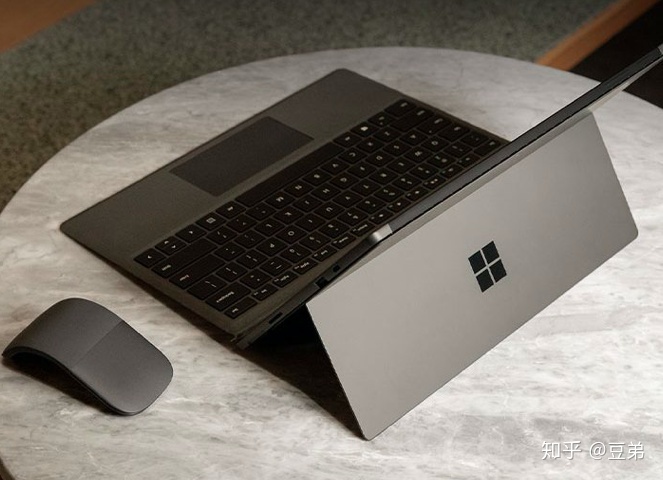 游戏笔记本电脑特点