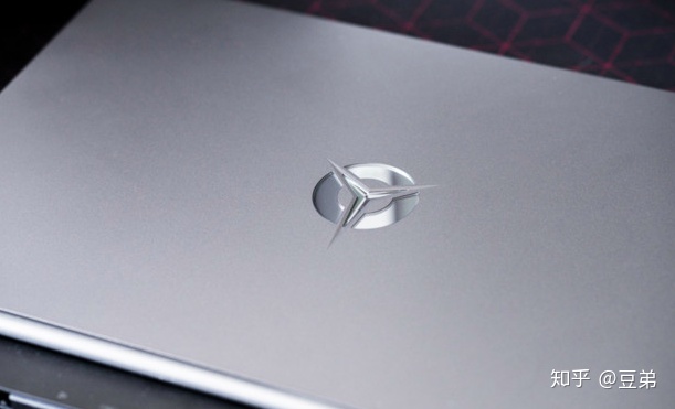 游戏笔记本电脑特点