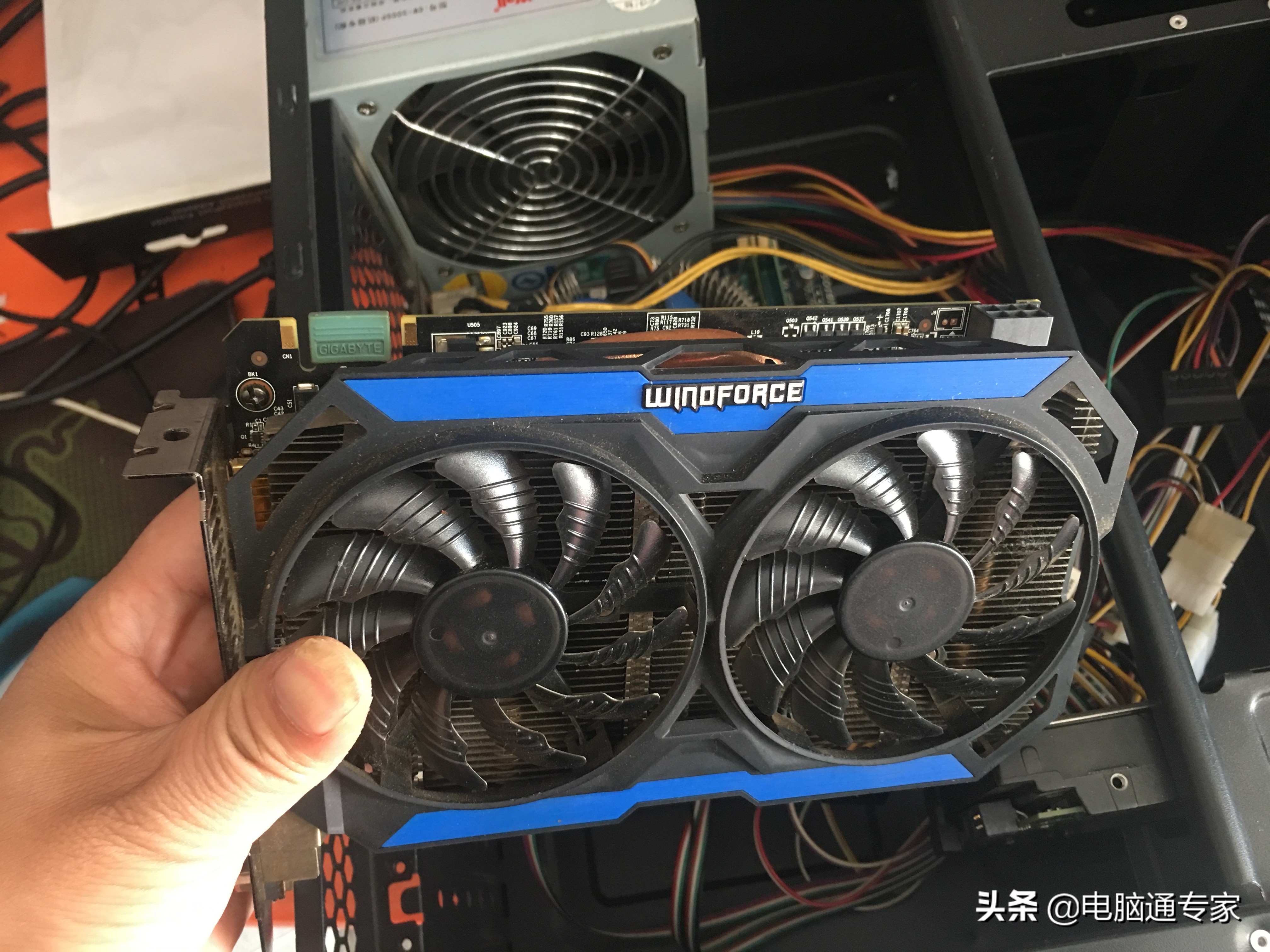 台式电脑插上显卡不开机，取下独立显卡开机运行正常，哪里故障？