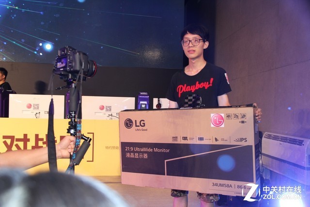 LG 21：9超宽屏显示器 成就电竞之王 