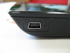 采用USB2.0接口还配有挂绳孔，非常方便